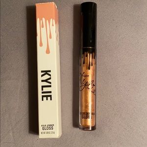 Kylie Cosmetics lip gloss